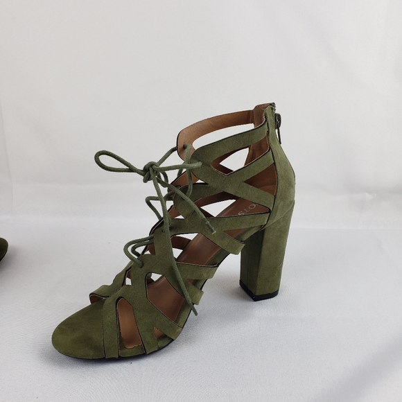 Gladiator Sandals with 3 inch heel in size 8.5 by Hotsoles - Picture 8 of 10